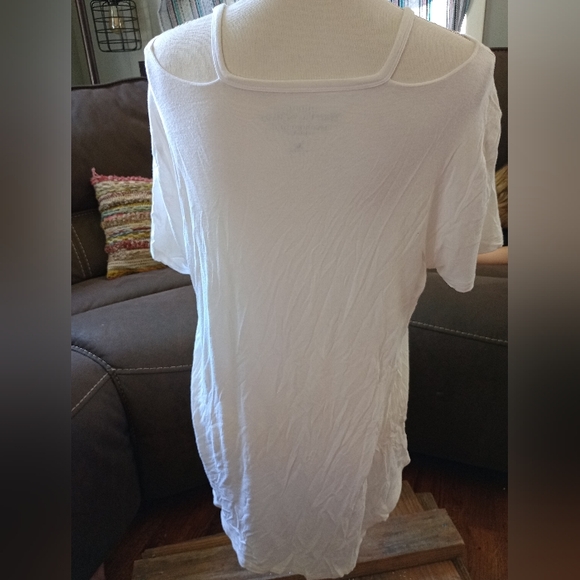 Hollister t shirt - Picture 4 of 6